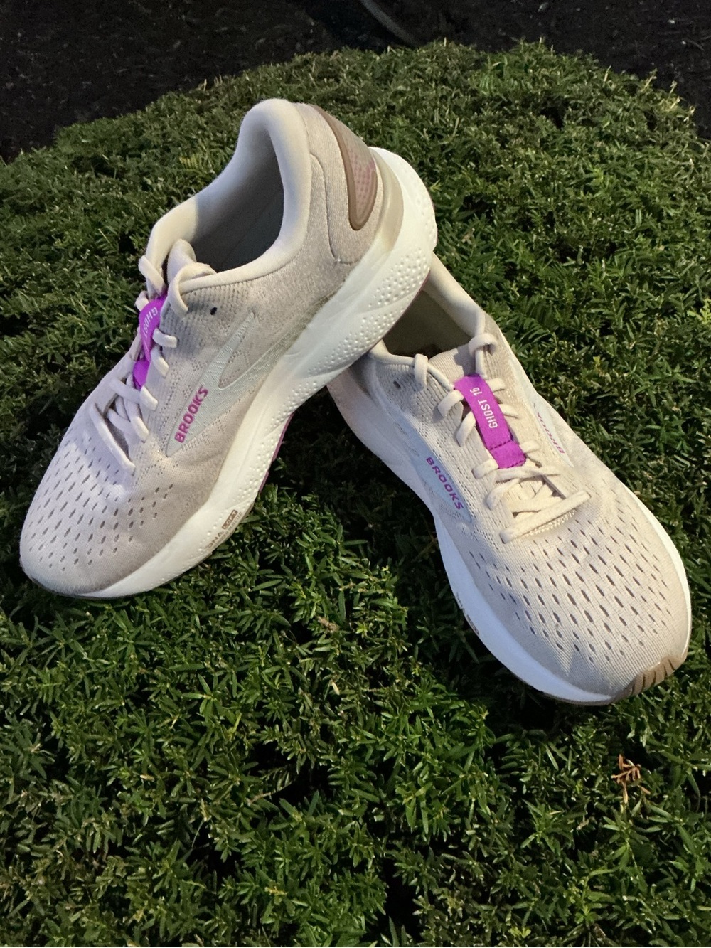 Brooks Ghost 16 Women’s Size 10 B Almond Peach/Coconut/Purple 1204071B251 EUC